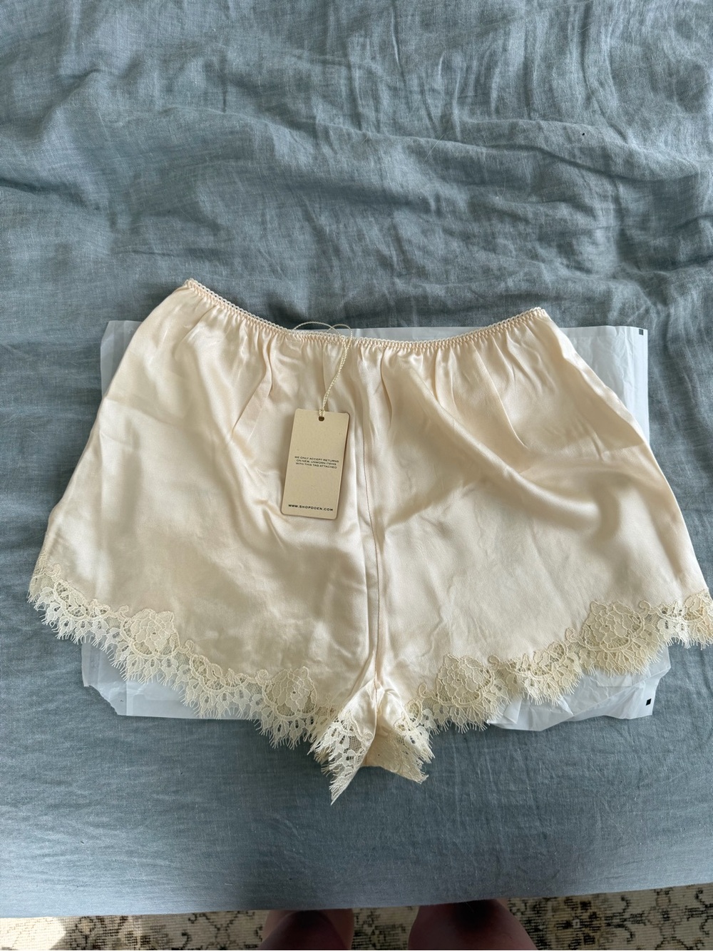 Doen Iona Lace-Trim Silk Shorts in Candlelight - Picture 2 of 2